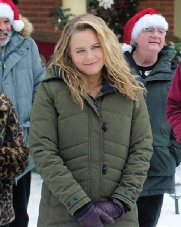 A Merry Little Ex-Mas Alicia Silverstone Grey Coat