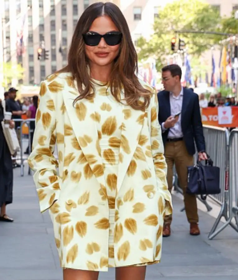 Chrissy Teigen NYC 2025 Printed Blazer