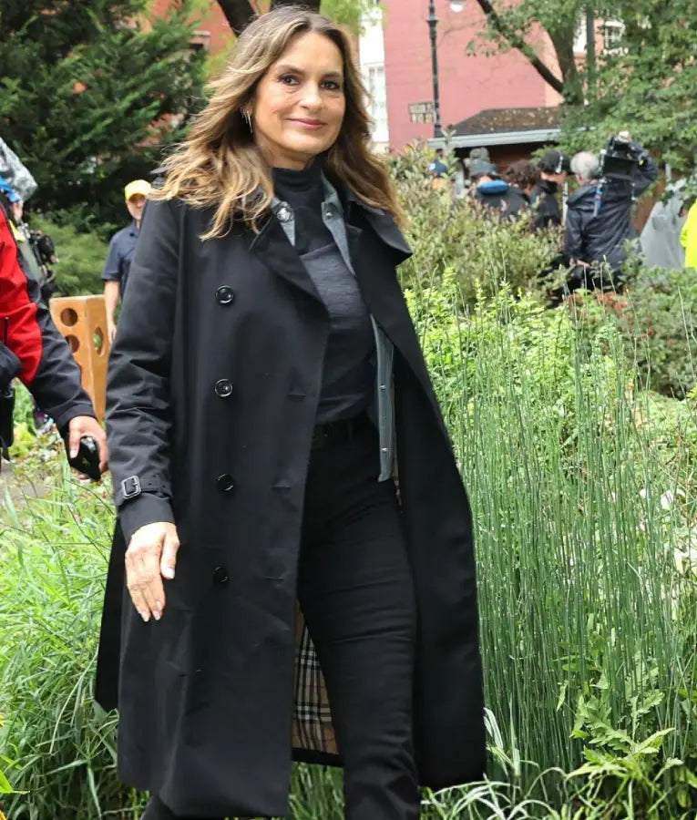 Mariska Hargitay Law And Order SVU S27 Black Coat