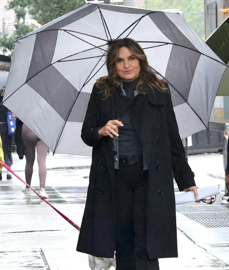 Mariska Hargitay Law And Order SVU S27 Black Coat