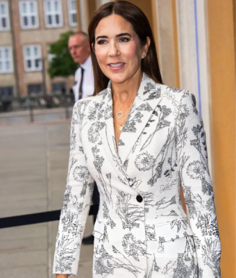 Mary Elizabeth Mythologies Exhibition 2025 Printed Blazer