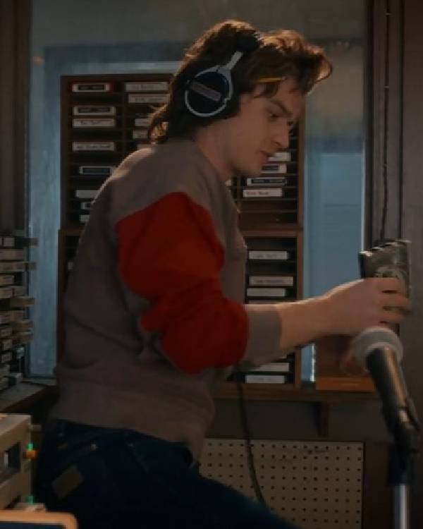 Stranger Things S05 Joe Keery Henley Sweater