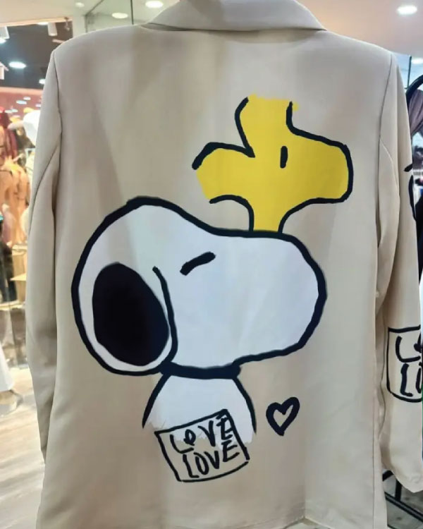 The Today Show 2025 Jill Martin Beige Snoopy Blazer